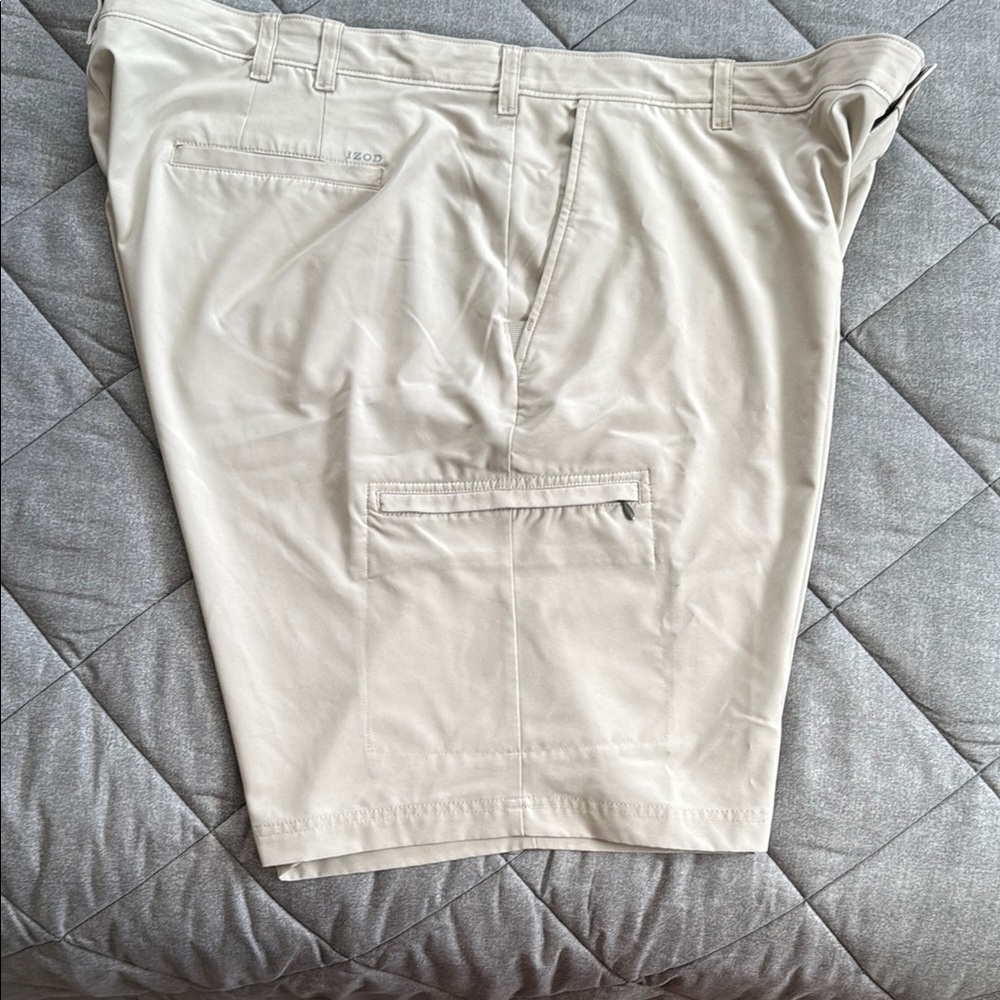 Izod Tan Flat Front Shorts Casual Style